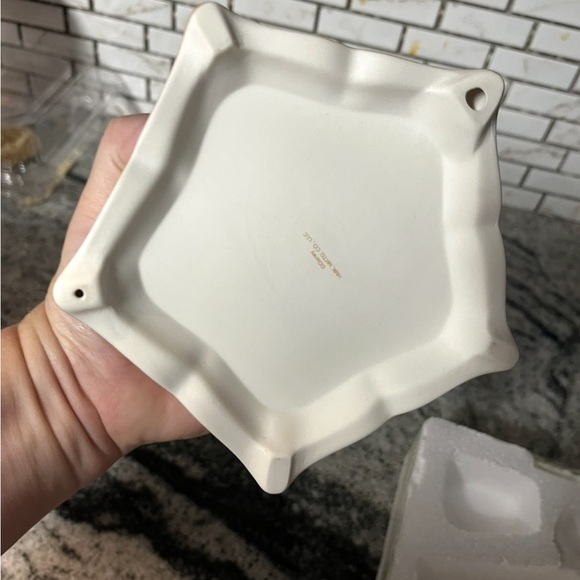 2020 Hallmark Keepsake Ornament Disney Princess Celebration Ornament Stand - Picture 5 of 10